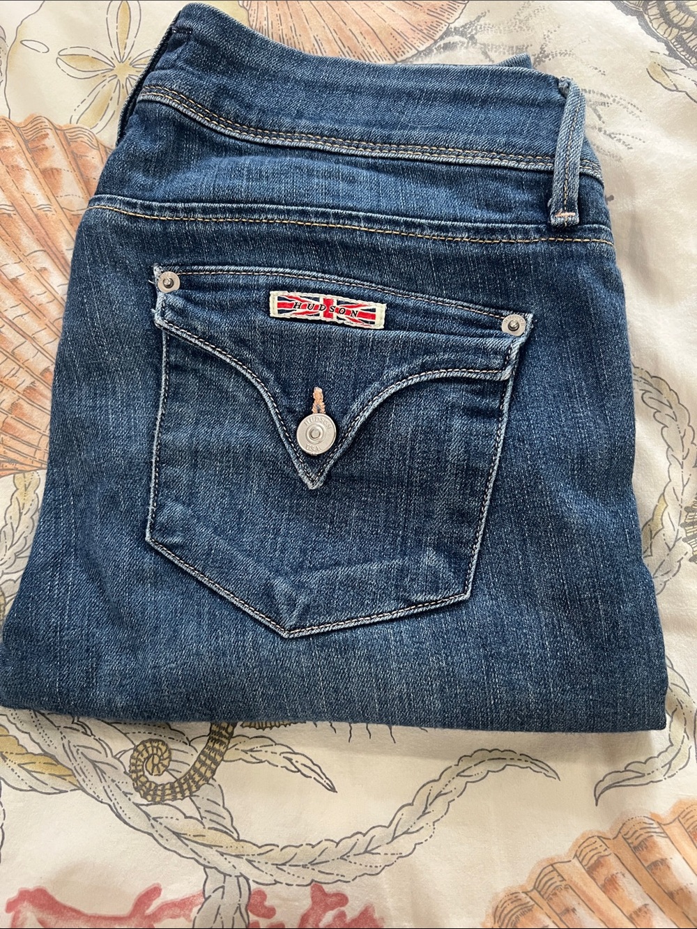 Hudson Jeans “Collin FlaWomen’s Medium Blue Skinny Jeans with Back Pocket Detail